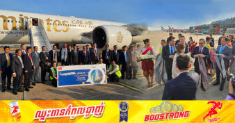 ក្រុមហ៊ុនអាកាសចរណ៍ Emirates Airlines រវាងរាជធានីឌូបៃ និងរាជធានីភ្នំពេញ បានចាប់ផ្ដើមជើងហោះហើរឡើងវិញហើយ និងបានមកដល់អាកាសយានដ្ឋានអន្តរជាតិភ្នំពេញកាលពីពេលថ្មីៗនេះ