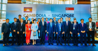 វេទិកាធុរកិច្ចកម្ពុជា-សិង្ហបុរី ពង្រឹងទំនាក់ទំនងសេដ្ឋកិច្ច ដោយជំរុញកិច្ចសហប្រតិបត្តិការនៃសភាពាណិជ្ជកម្មកម្ពុជា សភាពាណិជ្ជកម្មសិង្ហបុរីនៃកម្ពុជា សហព័ន្ធធុរកិច្ចសិង្ហបុរី និងសមាគមអតីតនិស្សិតសិង្ហបុរីកម្ពុជា