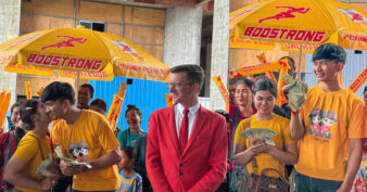 បាត់មាស ៥ហ៊ុន រកហត់ពេក ទិញប៊ូសស្រ្តងត្រូវរង្វាន់ធំបានជិត ២ពាន់ដុល្លារ