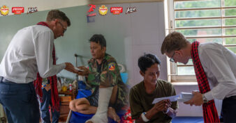 ប៊ូសស្រ្តង បន្តជួយវីរៈកងទ័ពរបួស សរុបទឹកប្រាក់ ៤០លានរៀល